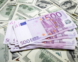 Евро подорожал на 1 копейку, курс доллара практически не изменился - межбанк