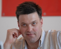 Янукович з "голим задом" хоче всіх залякати міліцією - Тягнибок