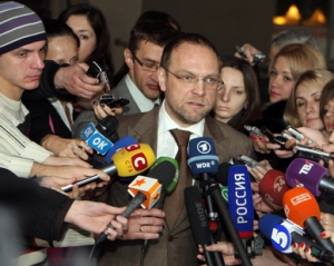 Стан Тимошенко стабільно поганий. Їй дають тільки знеболювальні - Власенко