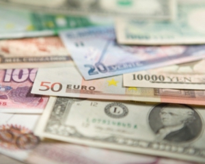 Євро подорожчав на 1 копійку, за долар дають 8,02 гривні - міжбанк