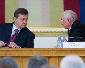 Янукович "жестко раскритиковал" бюджет-2012 и требует внесения изменений