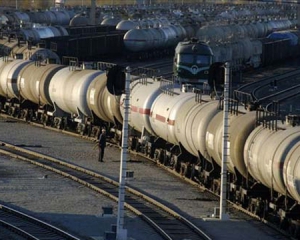 Кабмин временно запретил экспорт нефти