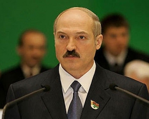 Лукашенко заборонив білорусам заходити на іноземні сайти