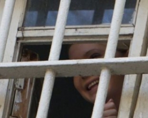 Тюремники ведуть відеоспостереження за сном Тимошенко