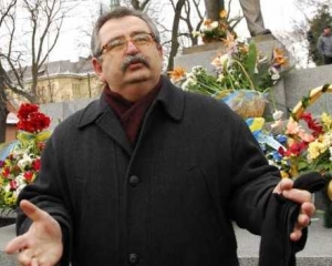 "Ничего хорошего нет, когда на Востоке стоит Сталин, а на Западе - Бандера" - диссидент