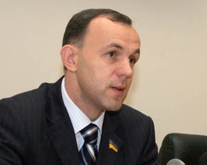 Опозиція викликає на парламентський килим міністра Бойка