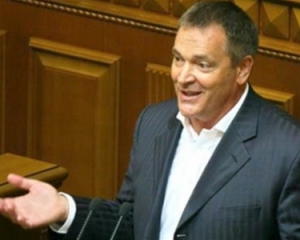 Муж Тимошенко в Чехии будет сохранять "награбленные у народа" средства - нардеп