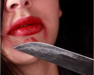 Кримчанка вбила п&#039;яного рецидивіста, який напав на неї з ножем