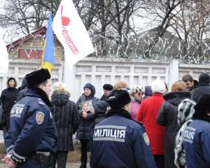 Под колонией Тимошенко появилось &quot;дерево роз&quot;