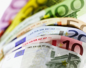 Євро закрив тиждень подорожчанням, курс долара майже не змінився