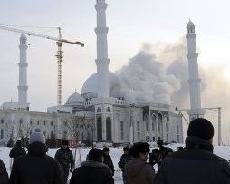 Сгорела крупнейшая мечеть Центральной Азии