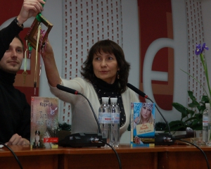 Міла Іванцова не платить видавництвам, а розсилає свої романи на конкурси