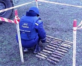 У Криму шторм виніс на берег 102 боєприпаса