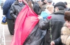 На мітингу на честь Соборності радянські офіцери намагалися порвати прапор УПА