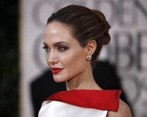 Вагітну Анджеліну Джолі вранці мучить токсикоз