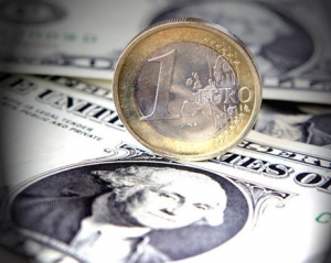 В Украине подешевел доллар, курс евро вырос на 9 копеек