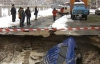 В Киеве машина полностью провалилась под асфальт