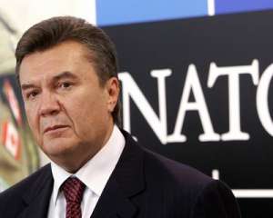 Янукович надеется на встречу с генсеком НАТО в мае