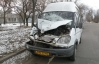 Миколаївська маршрутка з пасажирами влетіла у вантажівку, є поранені