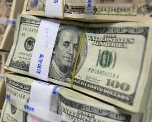 В Украине курс евро поднялся на 5 копеек, доллар стабилен