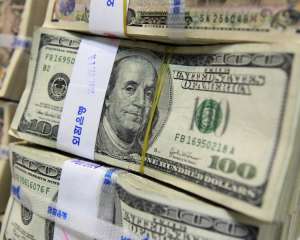 В Украине курс евро поднялся на 5 копеек, доллар стабилен