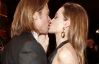 Анджелина Джоли страстно целовалась с Брэдом Питтом во время вручения наград
