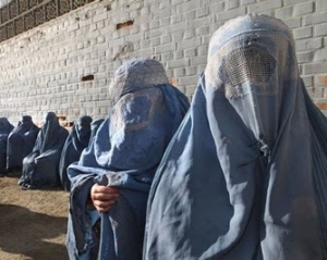 В Афганистане женщина задушила невестку, которая родила 3-х девочек