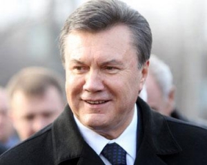 Заради Януковича у Кіровограді одні фарбують стіни, а інші вийдуть на протест