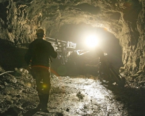 На луганській шахті вагонами роздавило гірника