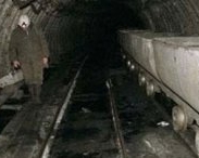 Обвал в донецкой шахте отрезал 4 горняков от выхода