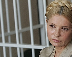 Тимошенко закликала Європу не гаяти час на &quot;негідника&quot; Януковича