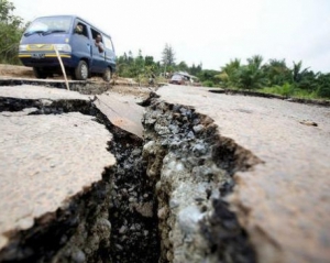 Филиппины сотрясло мощное землетрясение, возможно цунами