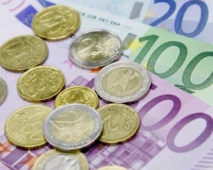 В Україні євро подешевшав на 2 копійки, курс долара майже не змінився