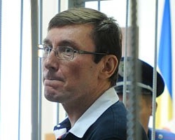 Луценко посоветовал создать в МВД должность &quot;водитель министра&quot;