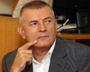 Адвокат Луценко: министр физически не в состоянии проверить все документы, которые подписывает