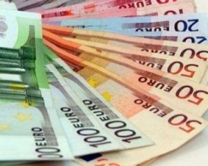 Евро немного подешевел, за доллар дают 8,03 гривны - межбанк