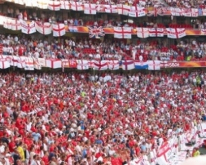 119 английским фанатам запретили ехать на Евро-2012