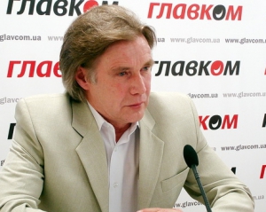 "Президент концентрує в своїх руках вплив на силові структури"