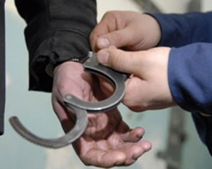 Таксист-наркоман в течение года обворовывал хмельнитчан