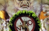 На карнавал у Ріо вийшли монстри і засмаглі королеви самби
