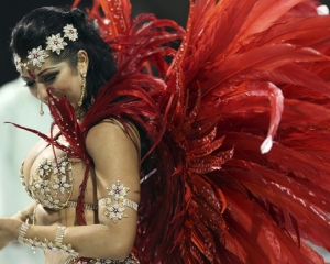 Бразильський карнавал закінчився погромами, пожежами і безладами