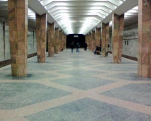 Харківське метро закупить двомовні таблички за ціною кв. метра житла