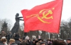 Во Львове сотню пенсионеров-коммунистов охраняли 7 автобусов "Беркута
