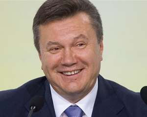 Янукович рассказал, что он мало ест и много двигается