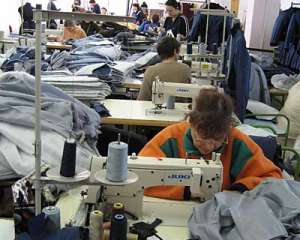 На Луганщині отруїлися 17 працівників цеху з виробництва одягу