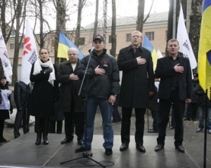 Наследники Тимошенко, Тягнибока и Яценюка нацелились прогнать Януковича из политики