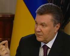 Янукович рассказал, как некоторые политики мешают людям