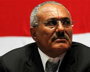 Президент Йемена официально отказался от власти