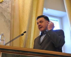 Тягнибок: "Кагебістську машину" запущено - попередьте рідних, що за ними стежать