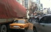 В центре столицы "Жигули" завалило картофелем